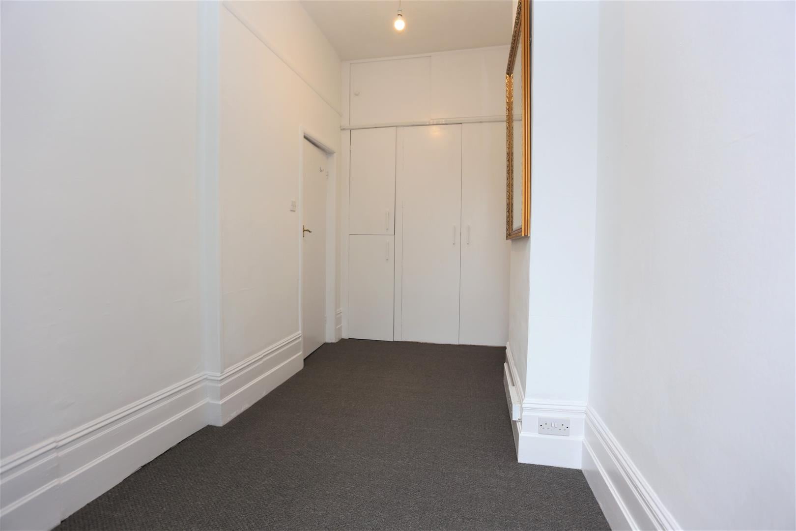 Flat Tisbury Road in Portslade by Sea
