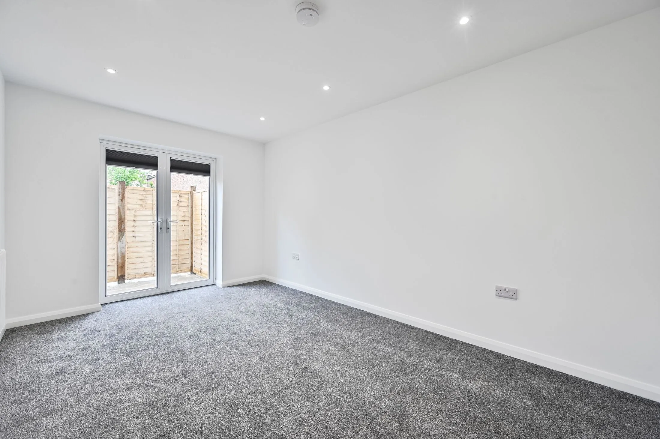 Flat Brownhill Road in Greater London