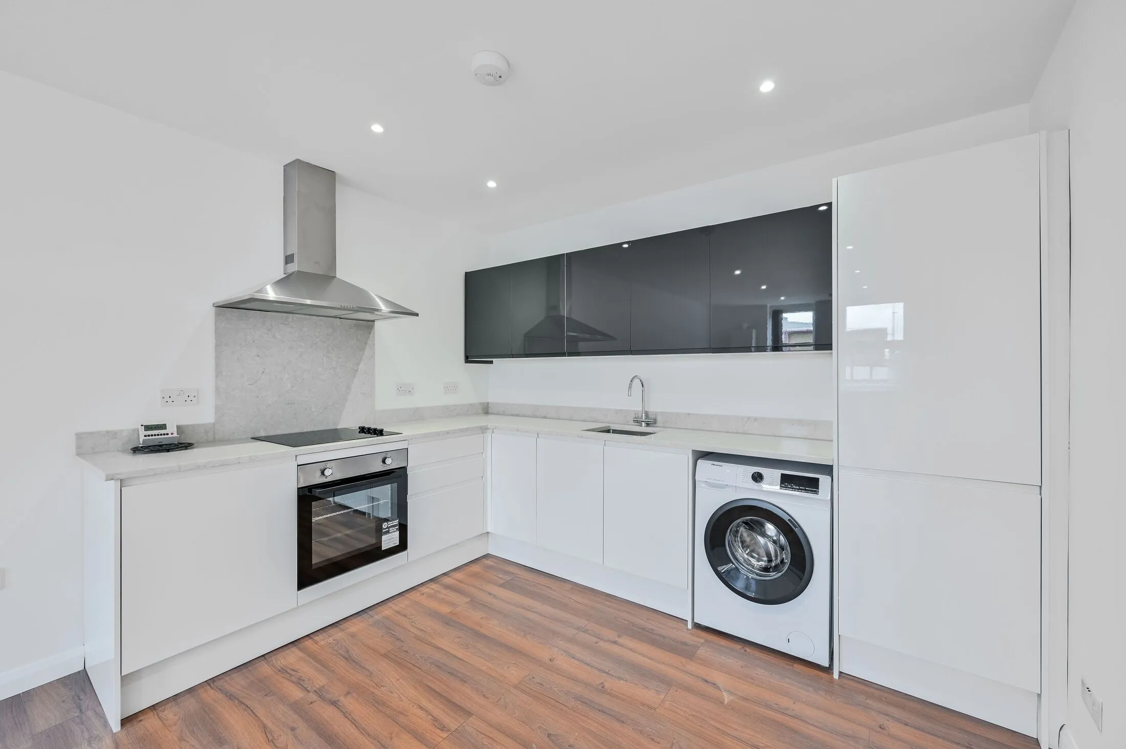 Flat Brownhill Road in Greater London