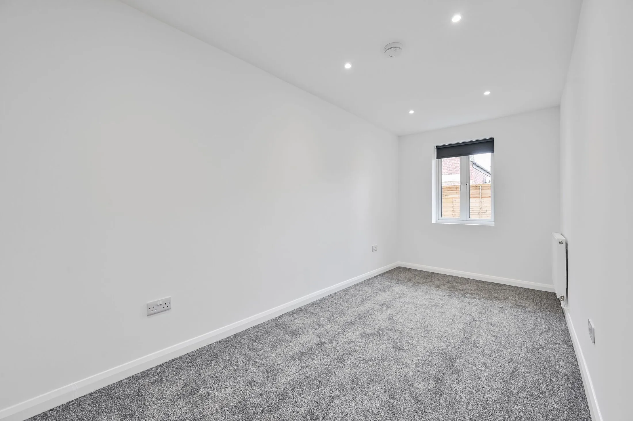 Flat Brownhill Road in Greater London