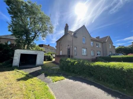 Flat Candermill Road in Stonehouse