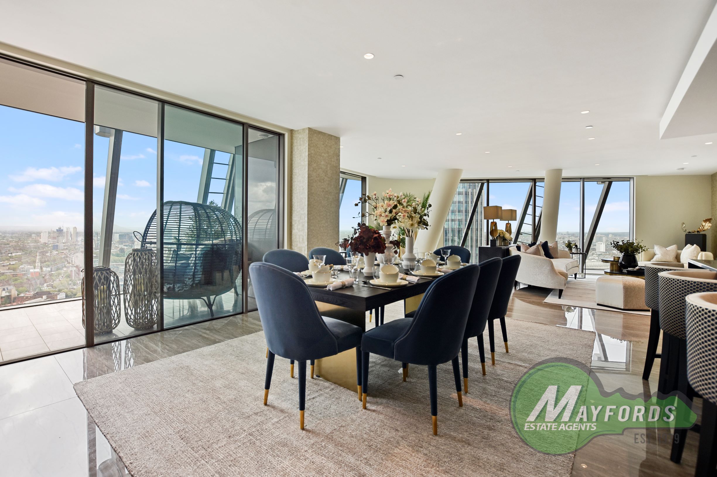 Flat Blackfriars Road in Greater London