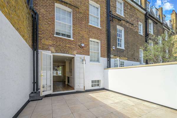 House Trevor Square in City of Westminster
