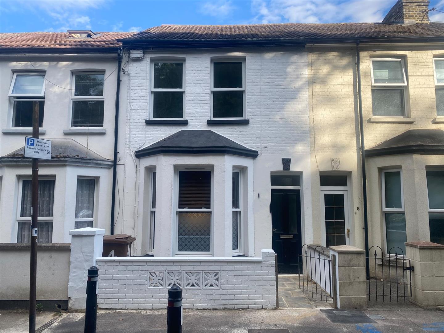 House Boundary Road in Chatham