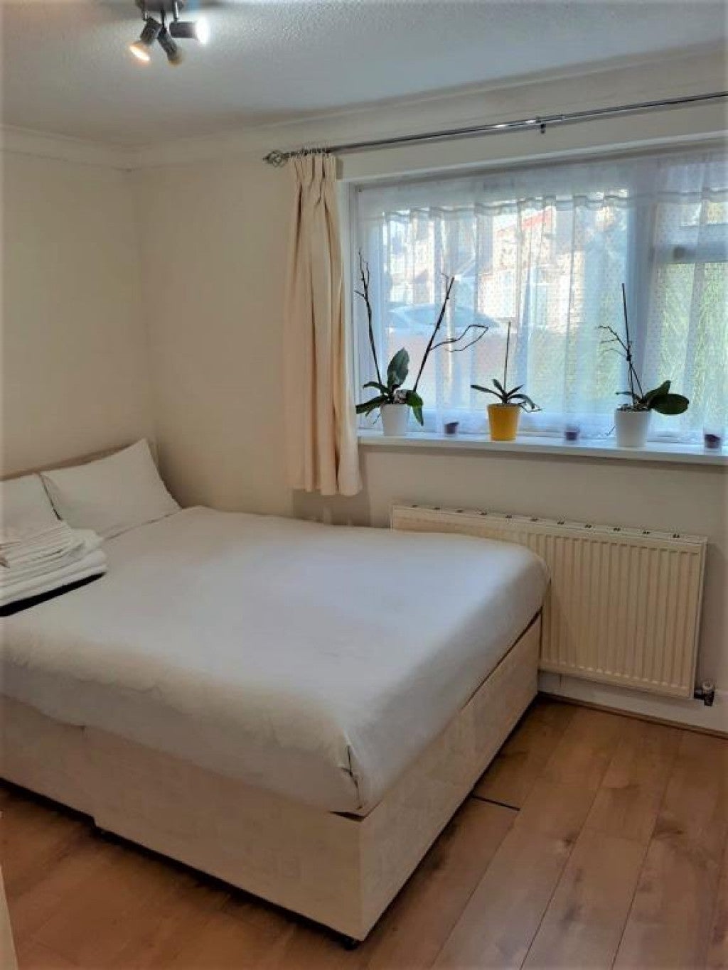 Flat Annette Close in Greater London