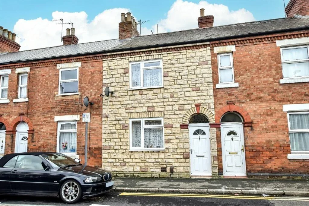 House Leavesden Road in Watford