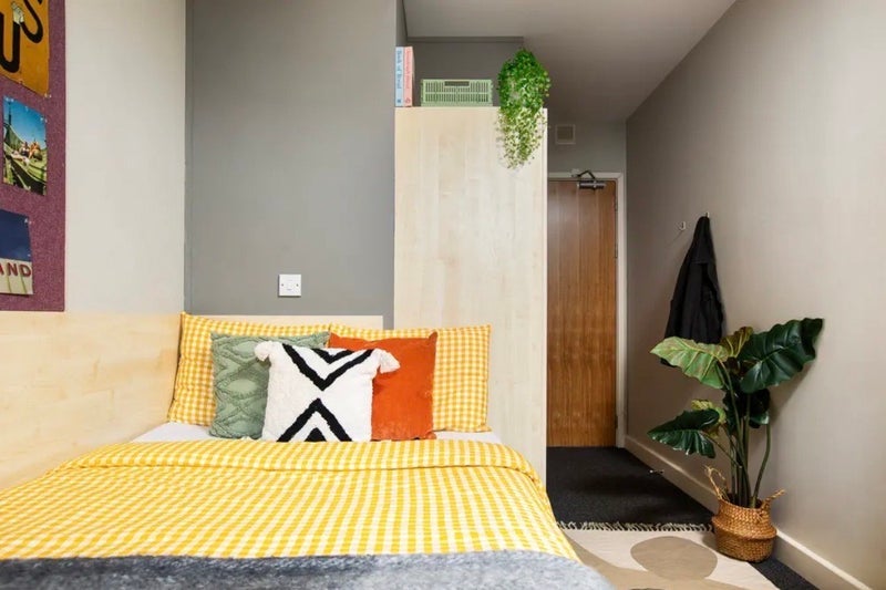 Room Raglan Street in Coventry