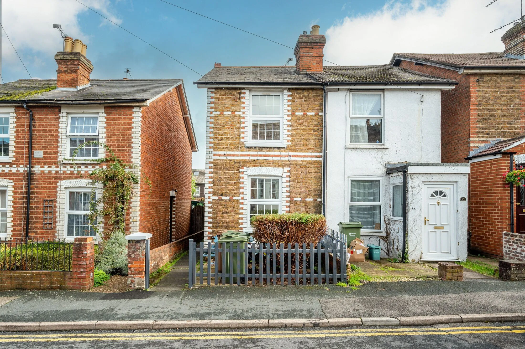 House Ludlow Road in Guildford