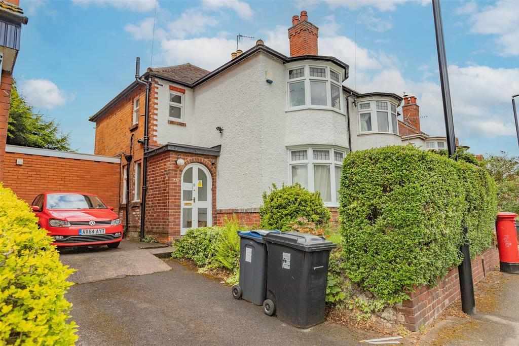Flat Bournbrook Road in Birmingham