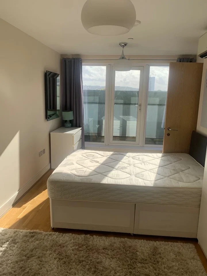 Room Mast Quay in Greater London