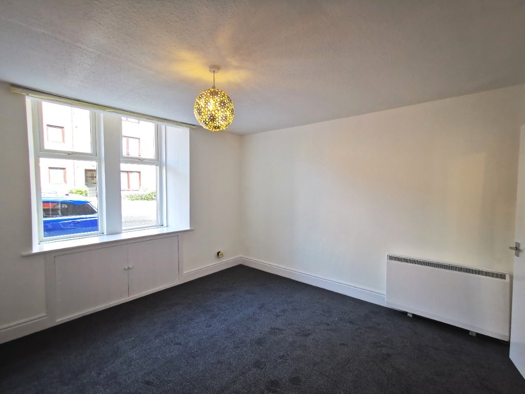 Flat Pitfour Street in Dundee