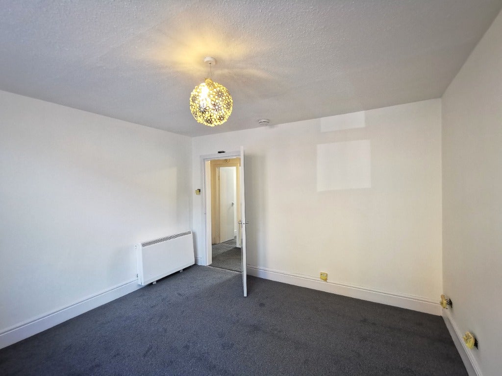 Flat Pitfour Street in Dundee
