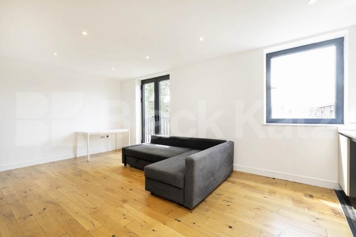 Flat Iverson Road in Greater London