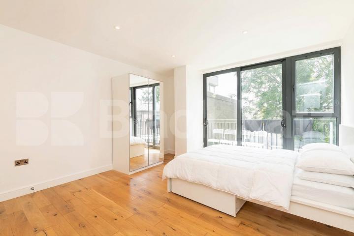 Flat Iverson Road in Greater London
