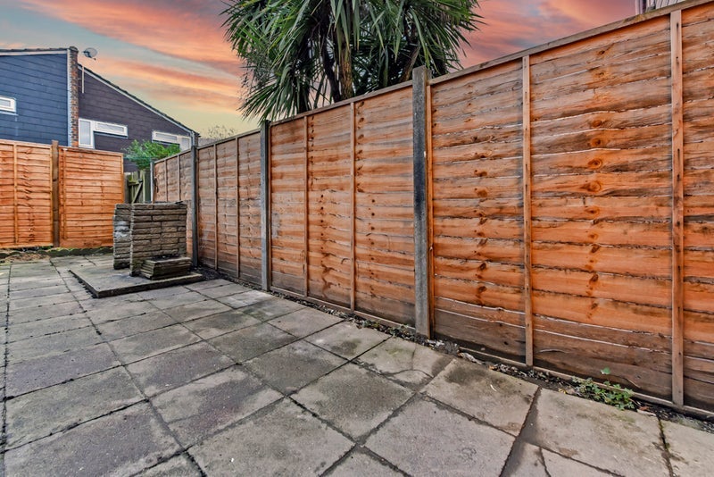 Room Turnpike Close in Greater London