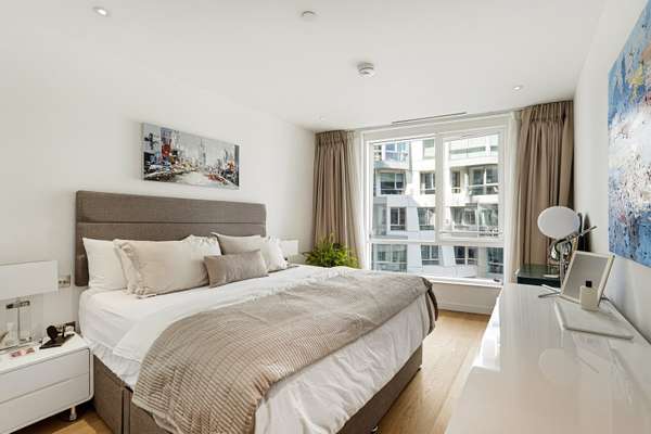 Flat Prospect Way in Greater London