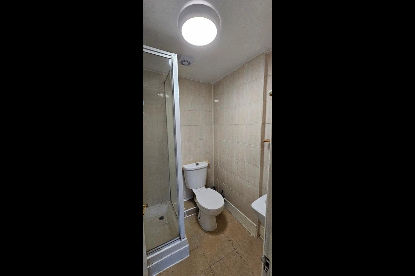 Room Churchfields Road in Greater London
