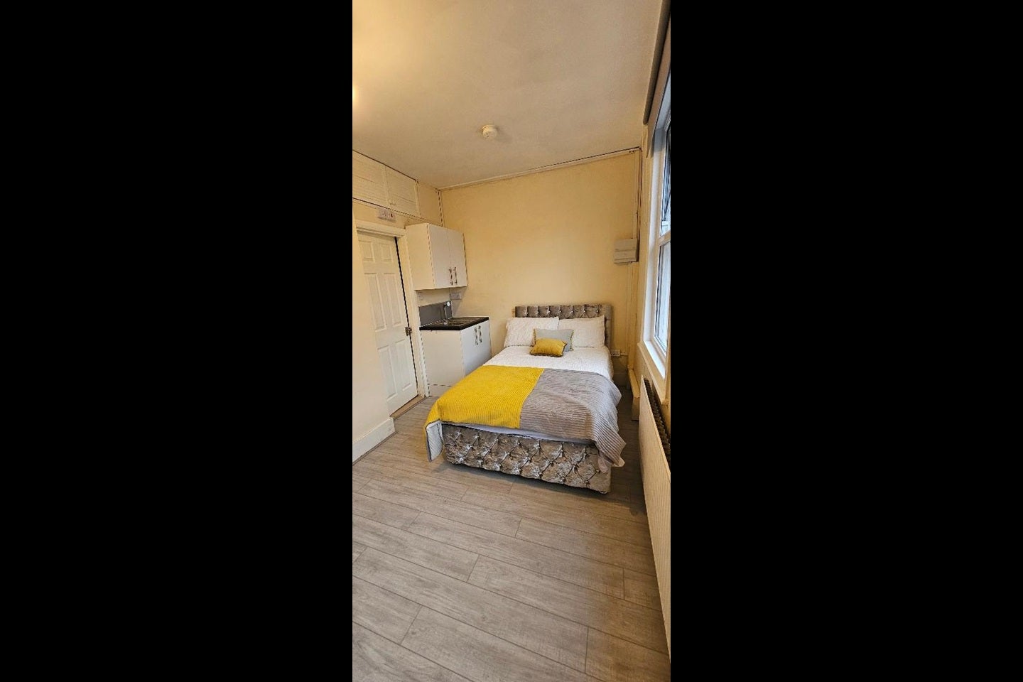 Room Churchfields Road in Greater London