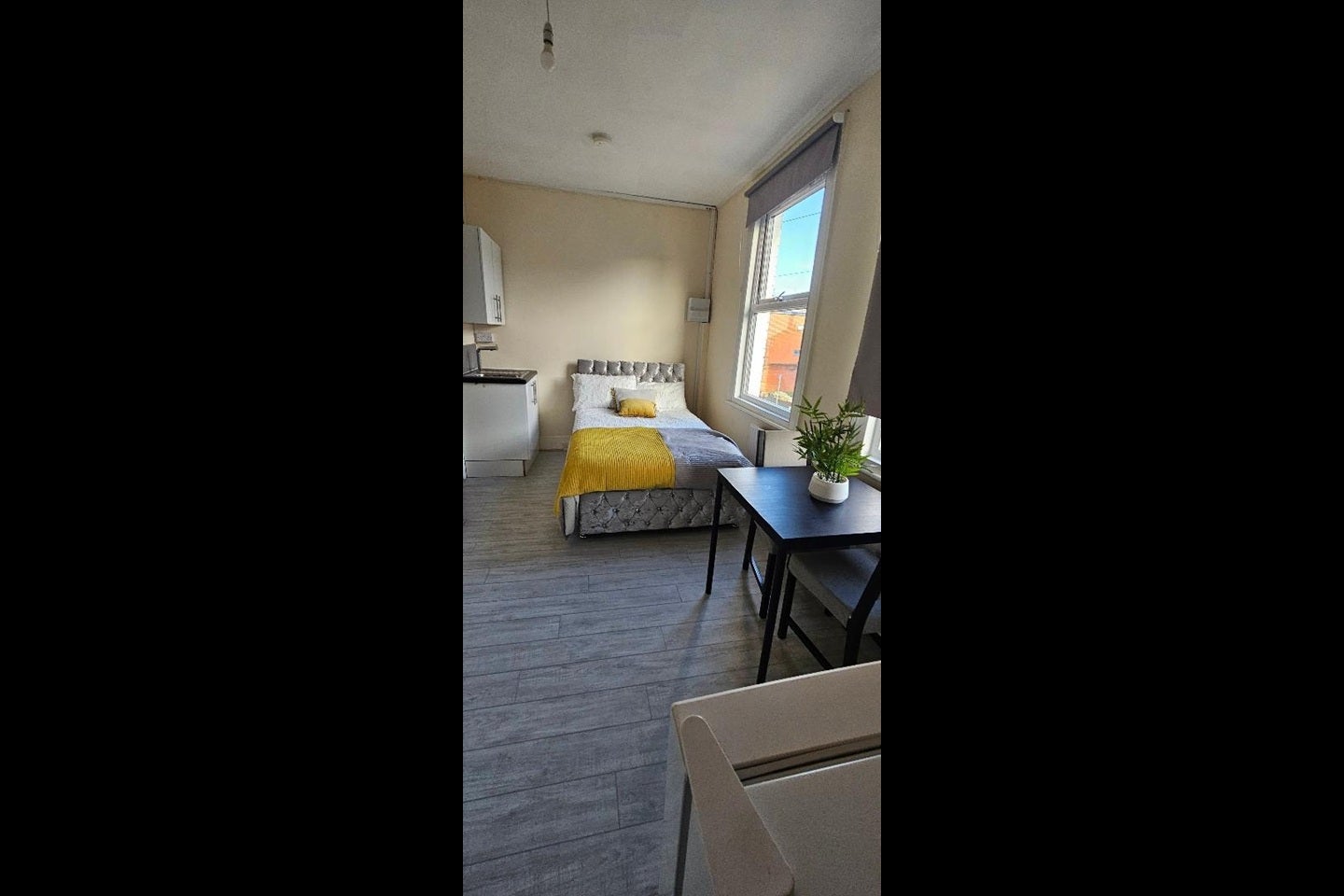 Room Churchfields Road in Greater London