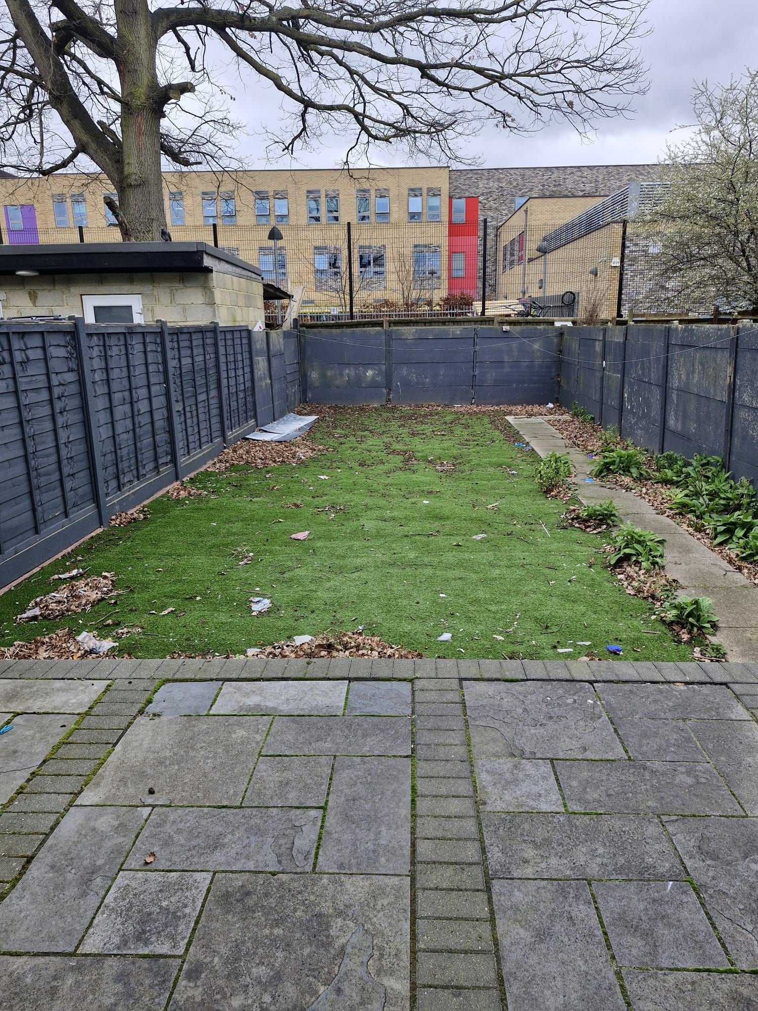 Flat Woodmansterne Road in Greater London