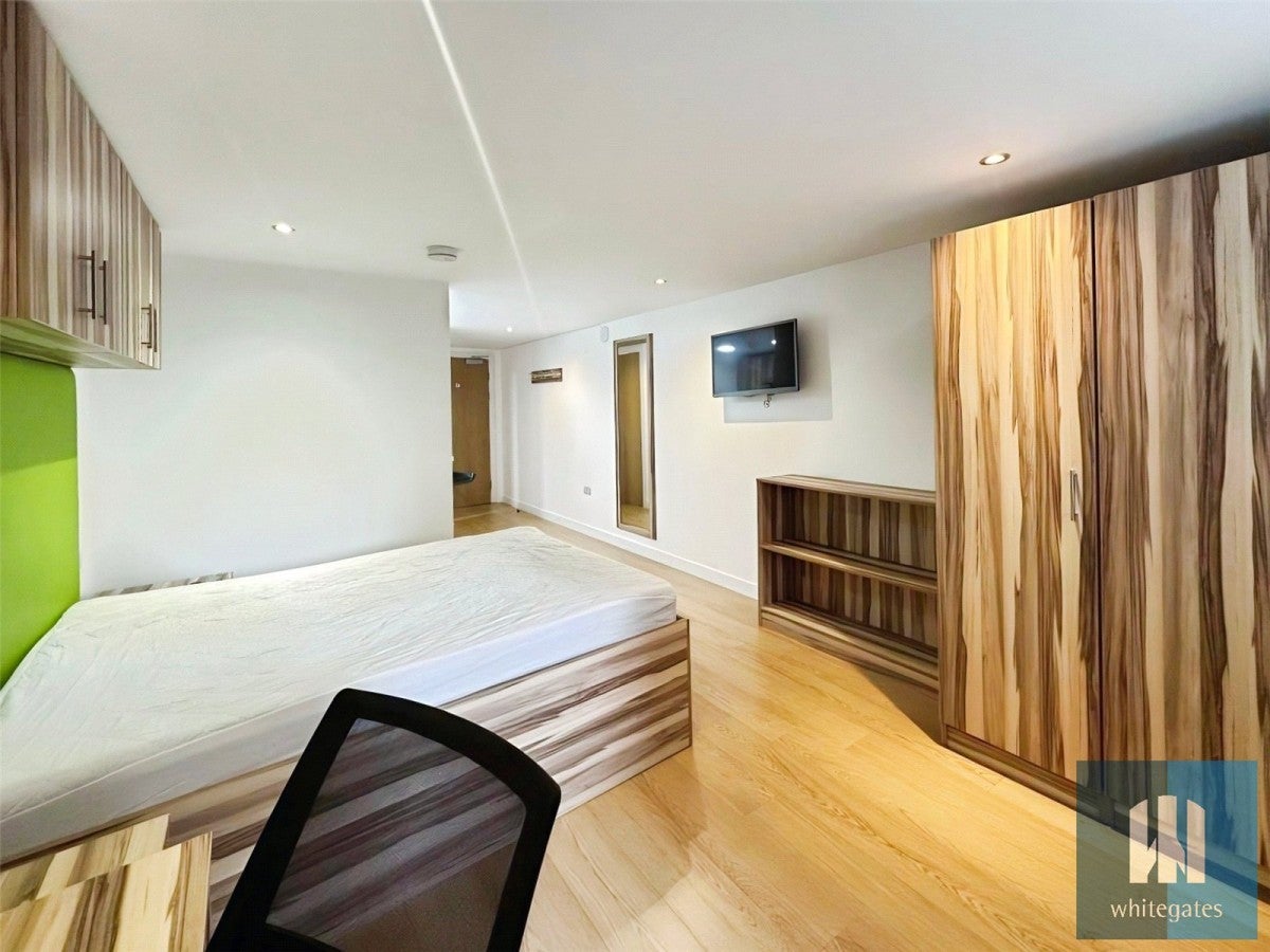 Flat Kirkgate in Kirklees
