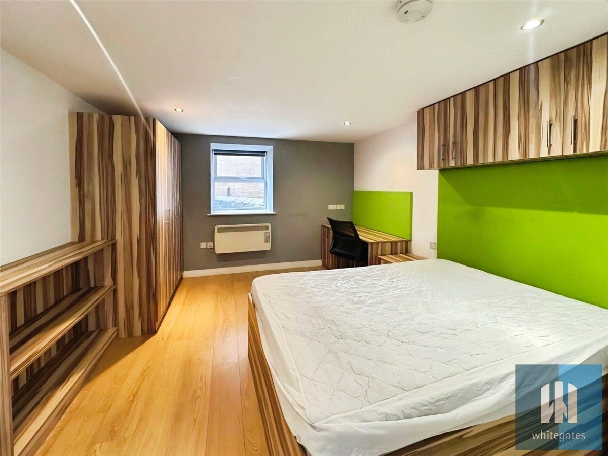 Flat Kirkgate in Kirklees