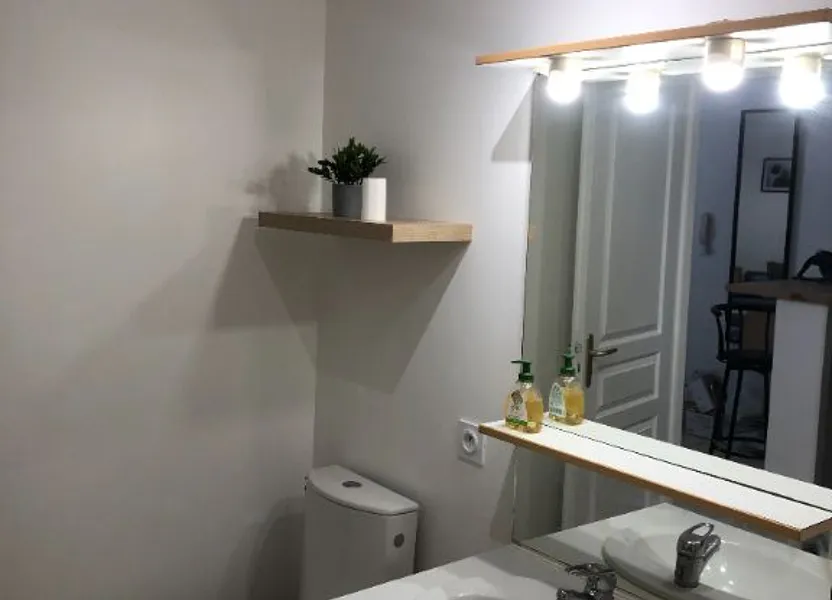 Chambre Rue Catinat à Nîmes