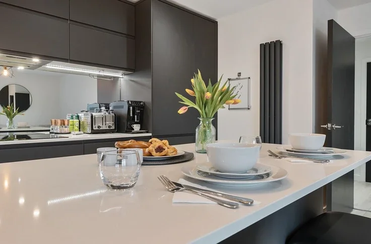 Flat Victoria Avenue in Elmbridge