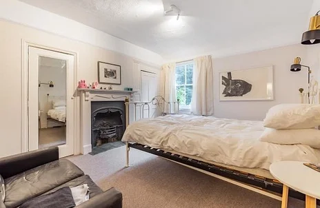 House Petersham Road in Greater London