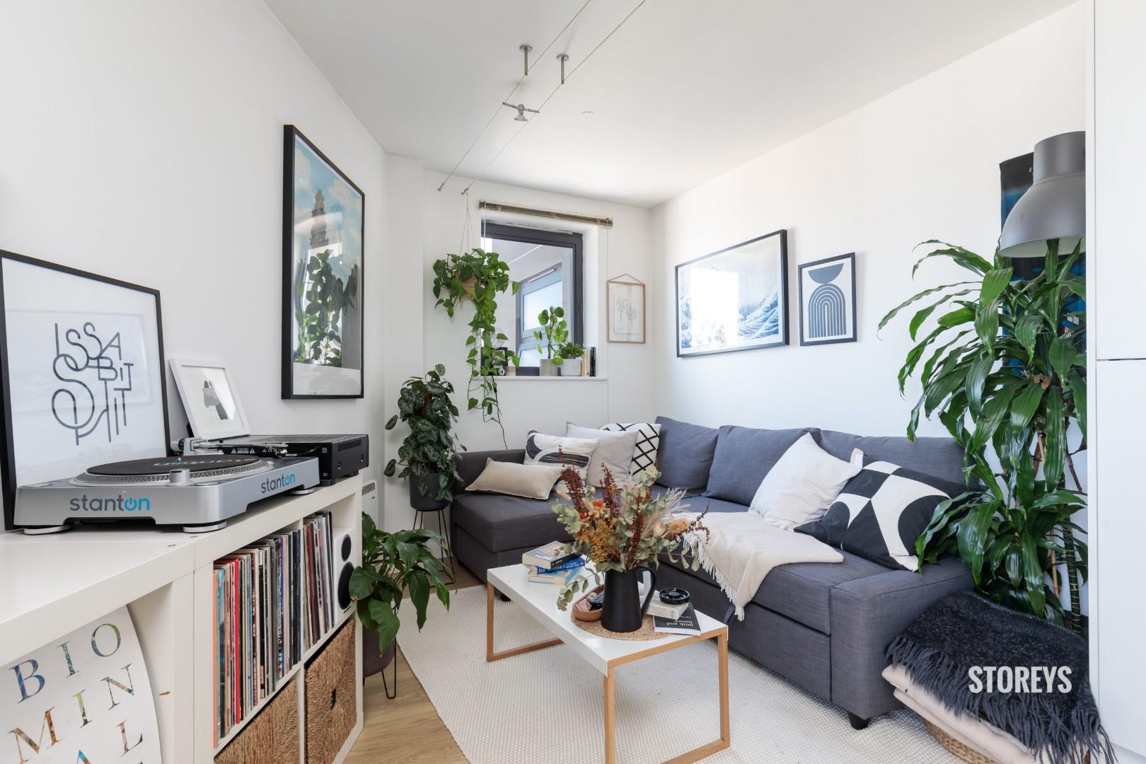 Flat Mare Street in Greater London