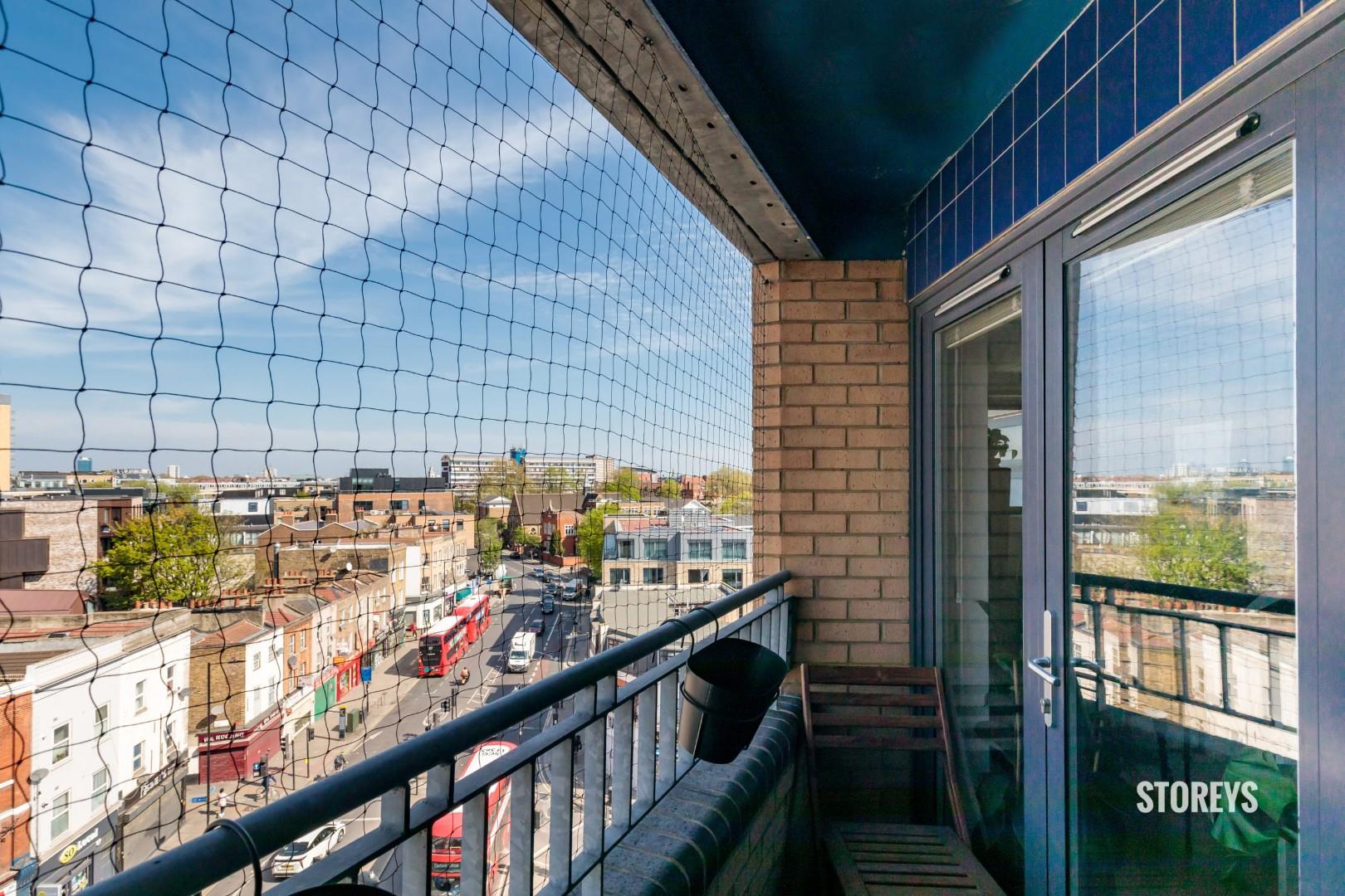 Flat Mare Street in Greater London