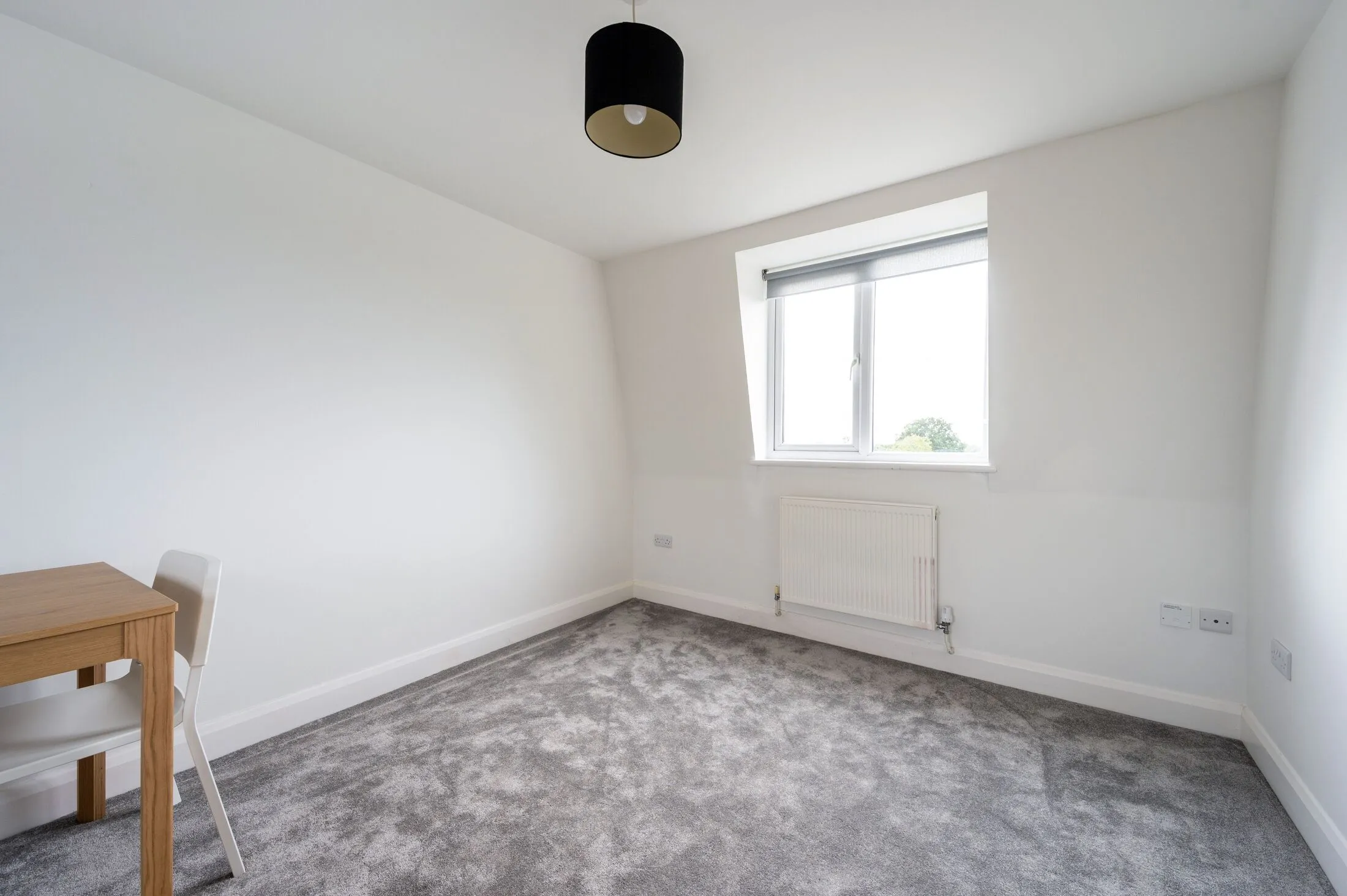 Flat Coombe Lane West in Greater London