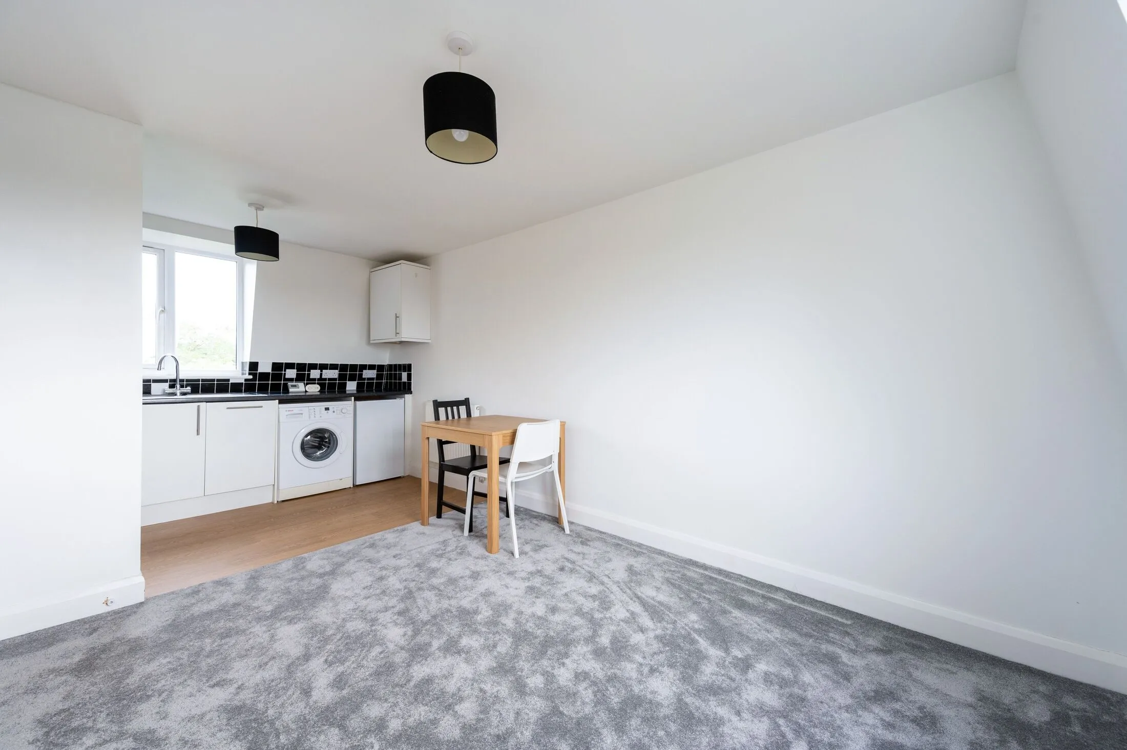 Flat Coombe Lane West in Greater London