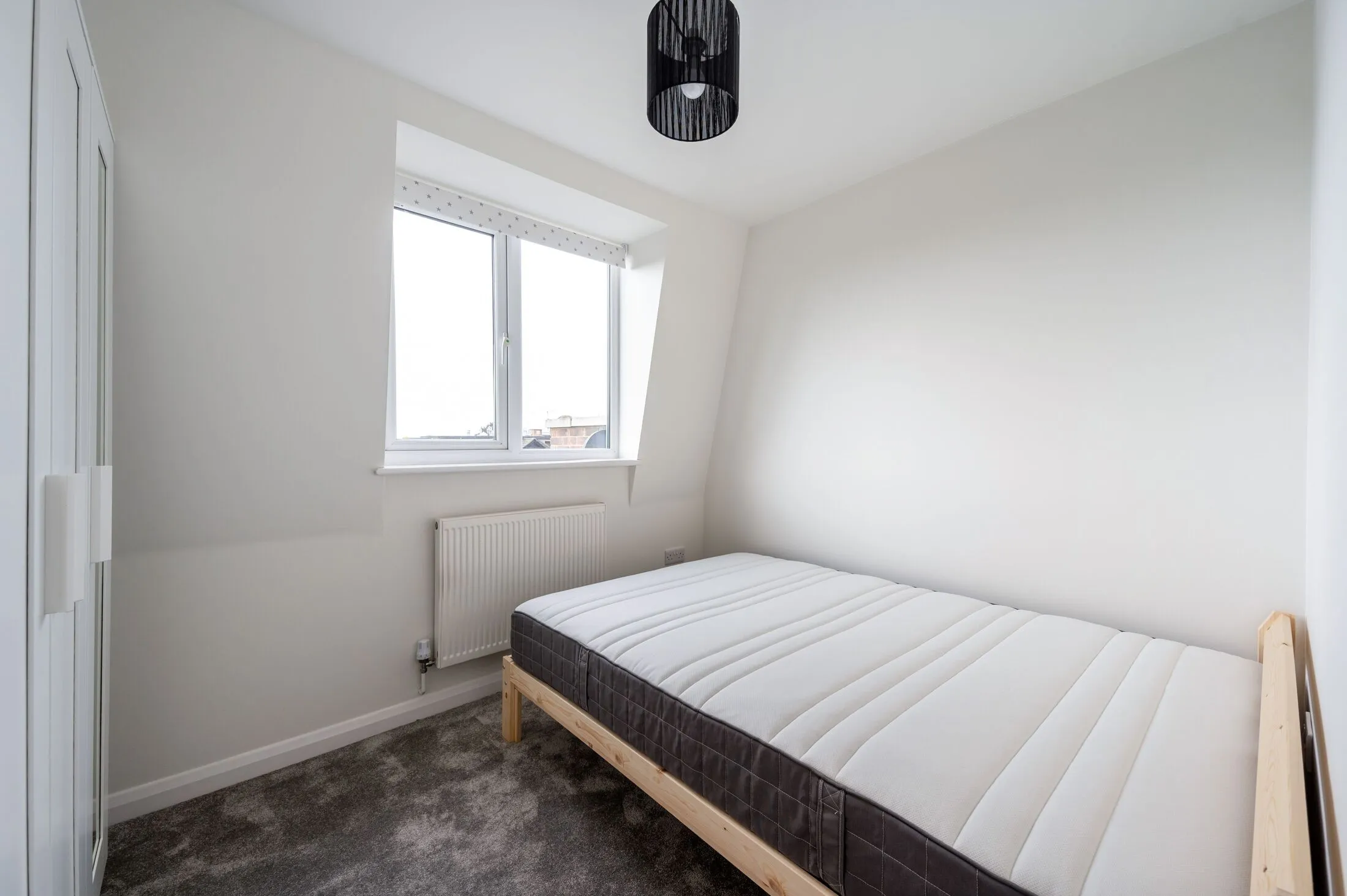 Flat Coombe Lane West in Greater London