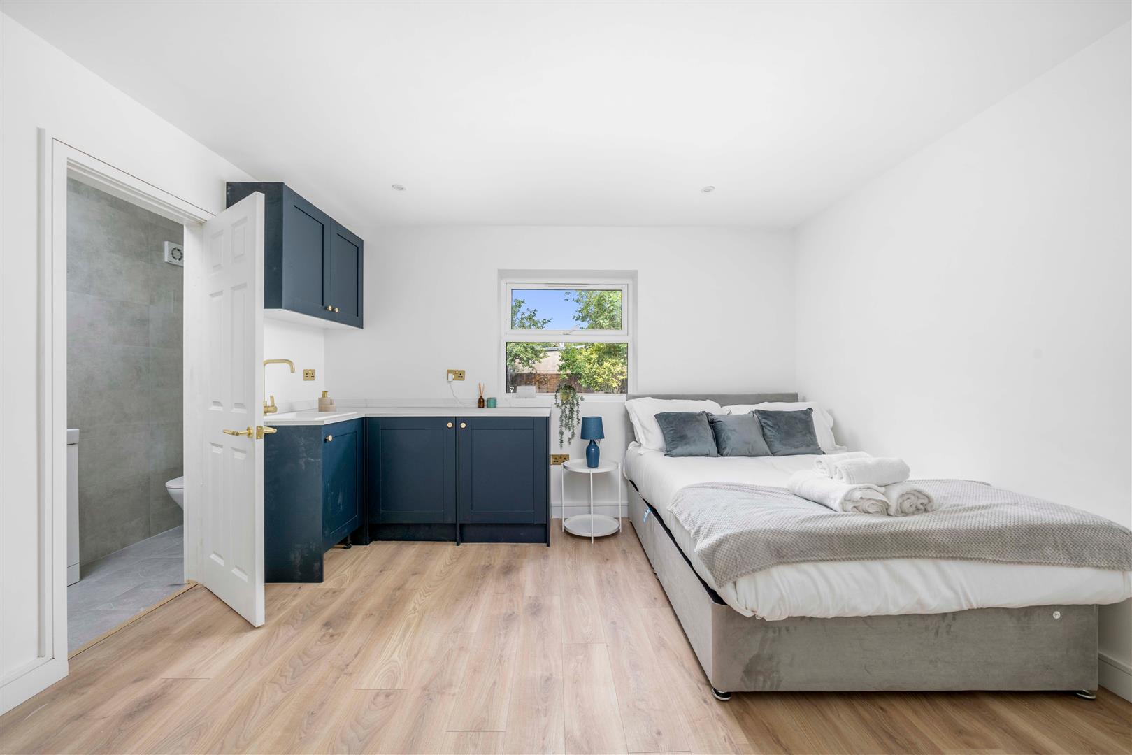 Flat Weald Rise in Greater London