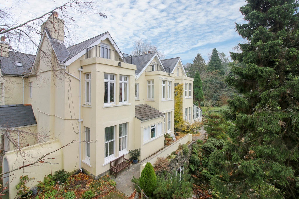 Flat Station Hill in Teignbridge