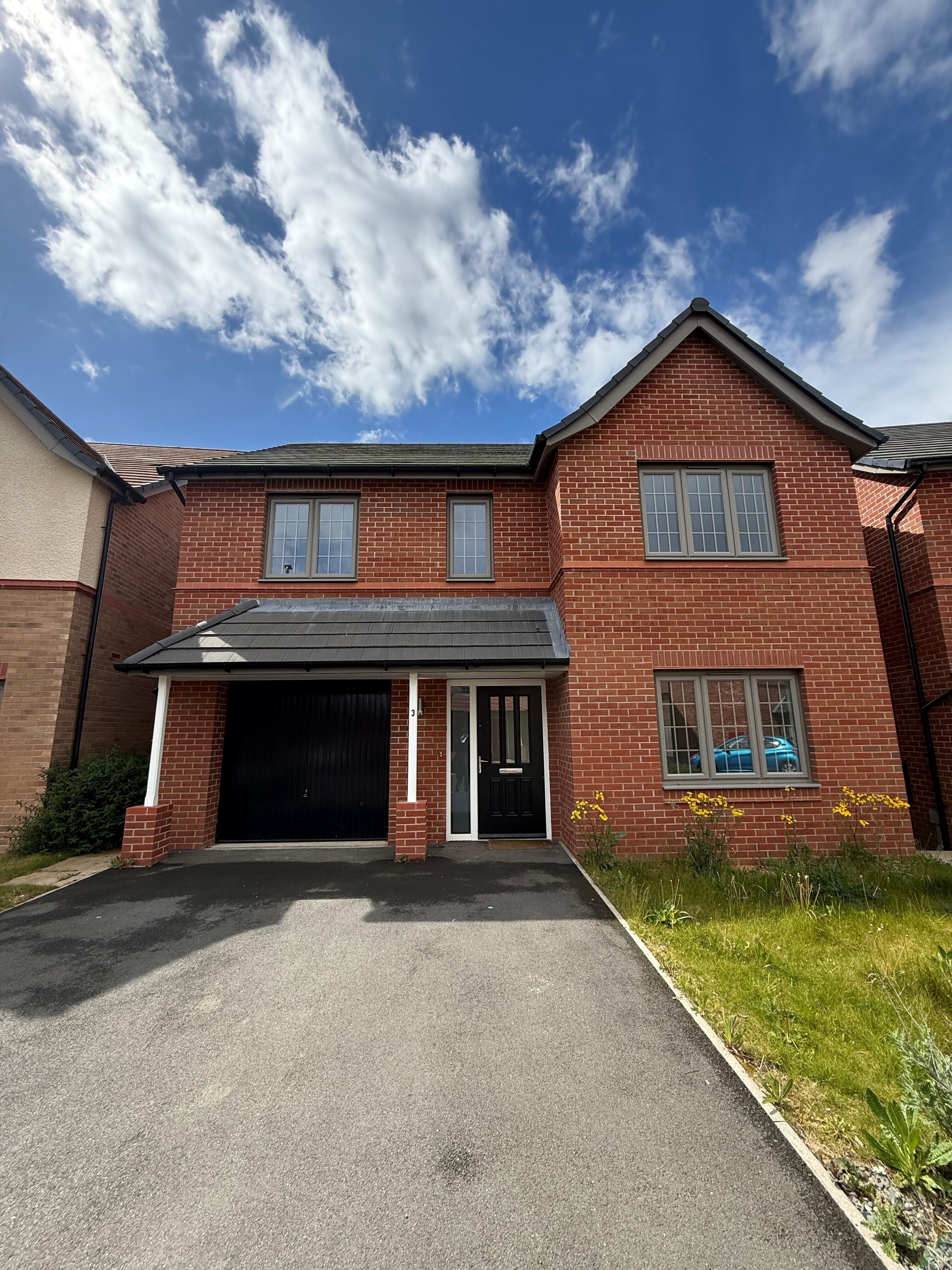 Flat Spinney Close in Market Harborough
