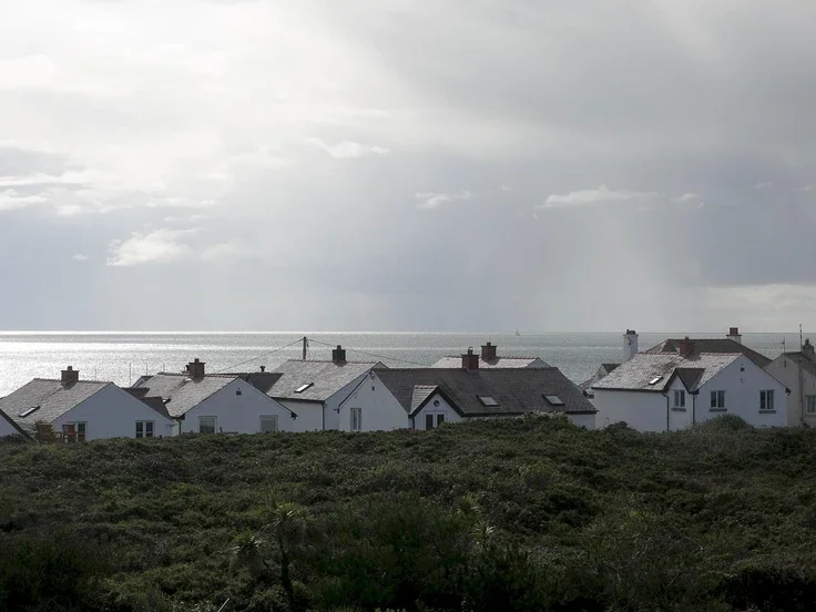 Flat Lon Y Don in Trearddur