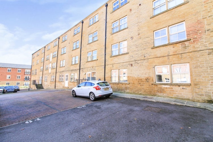 Flat Eyres Mill Side in Leeds