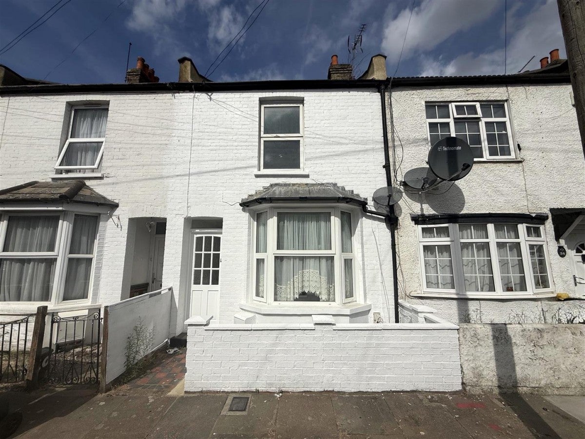 House Mead Road in Greater London