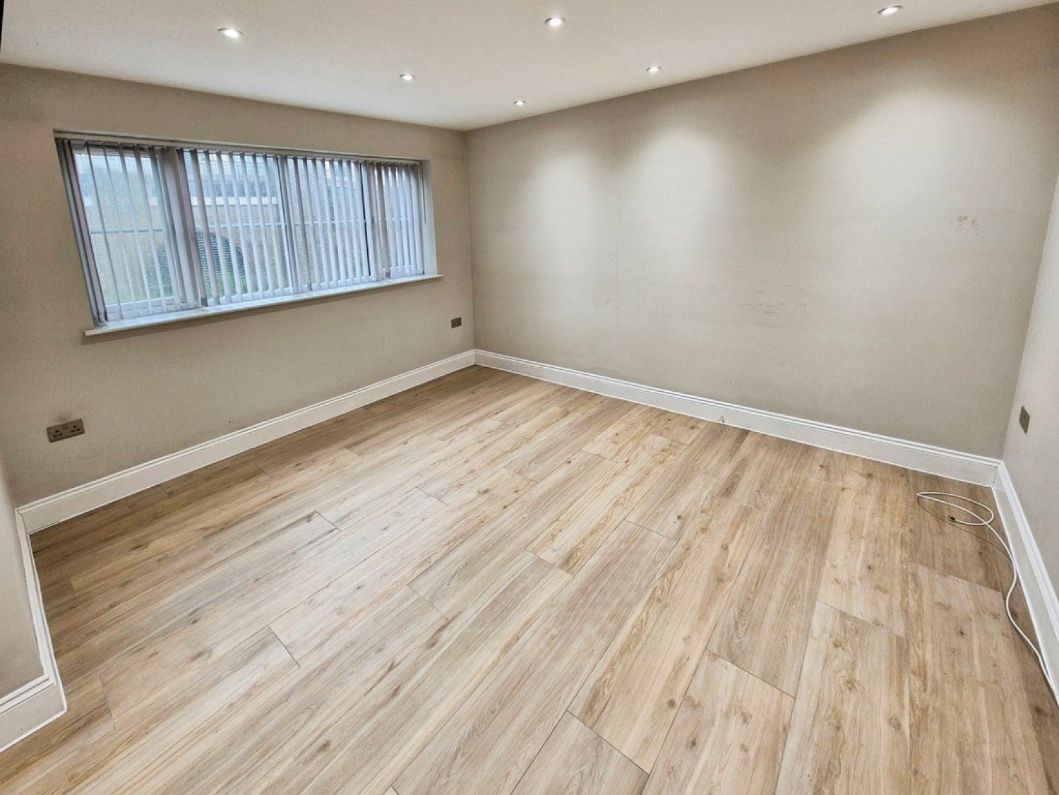Flat Goat Lane in Basingstoke and Deane