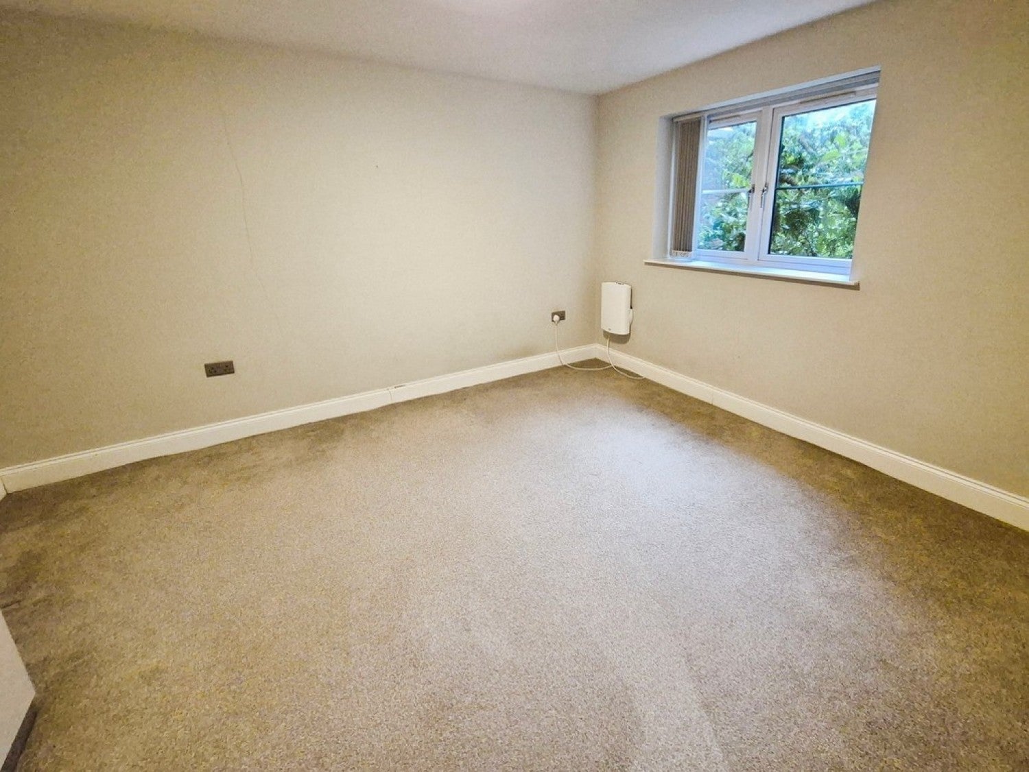 Flat Goat Lane in Basingstoke and Deane