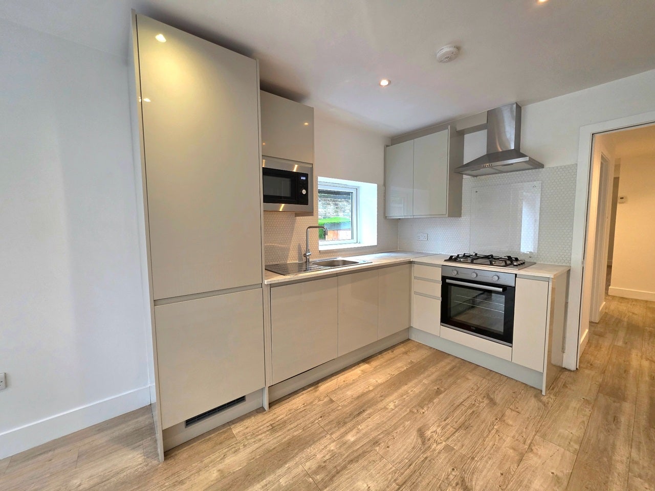 Flat Clarence Road in Greater London