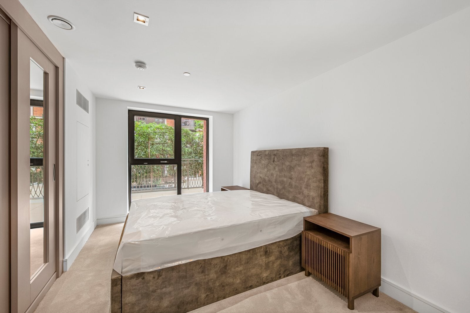 Flat Newcastle Place in City of Westminster