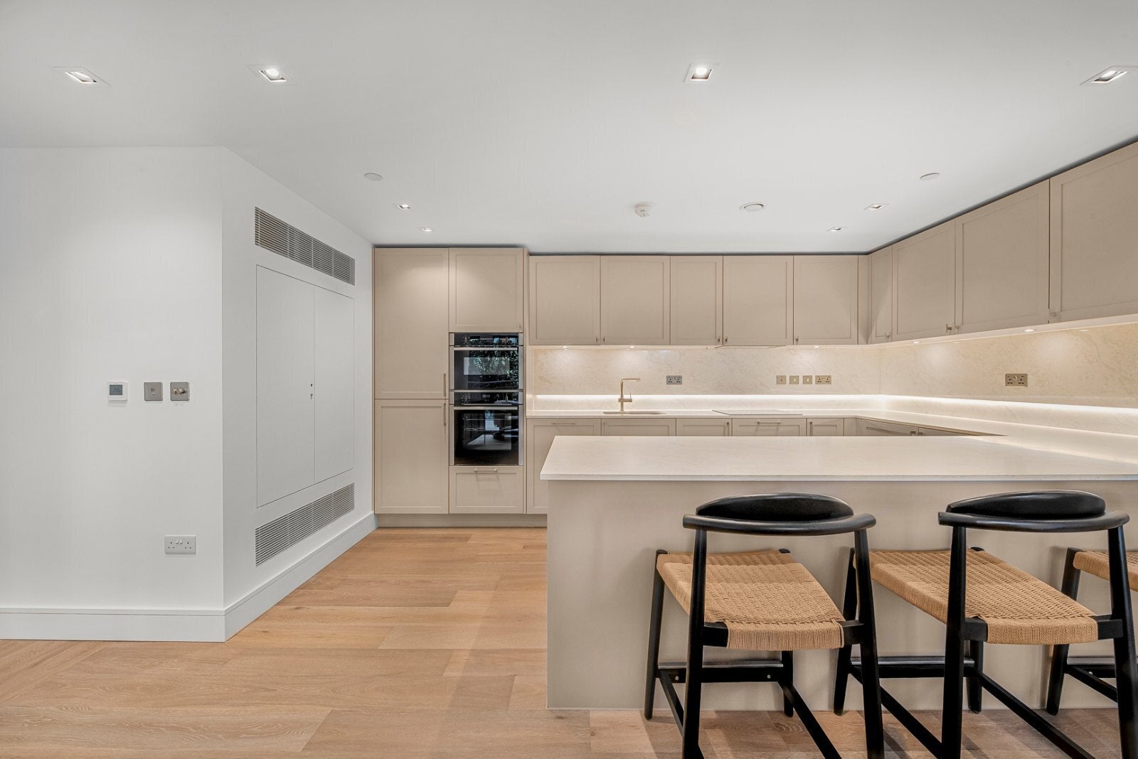 Flat Newcastle Place in City of Westminster
