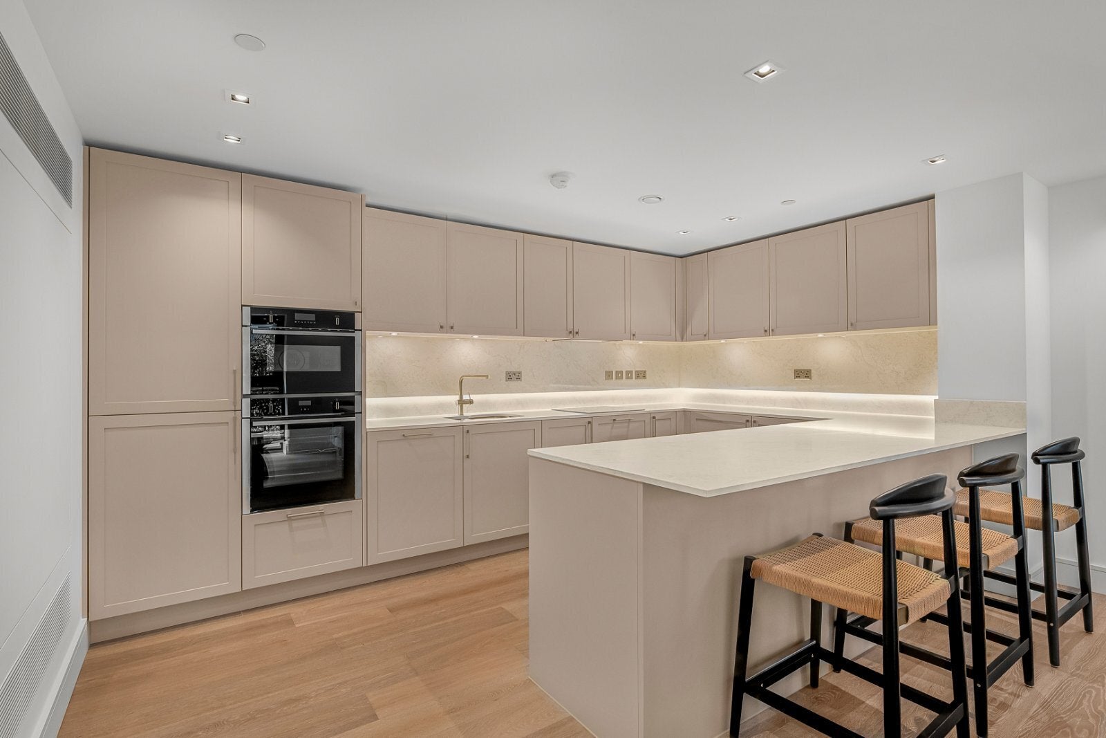 Flat Newcastle Place in City of Westminster
