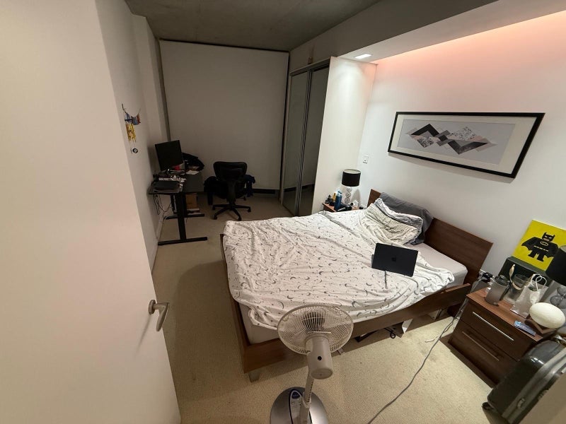 Room Silvertown Way in Greater London