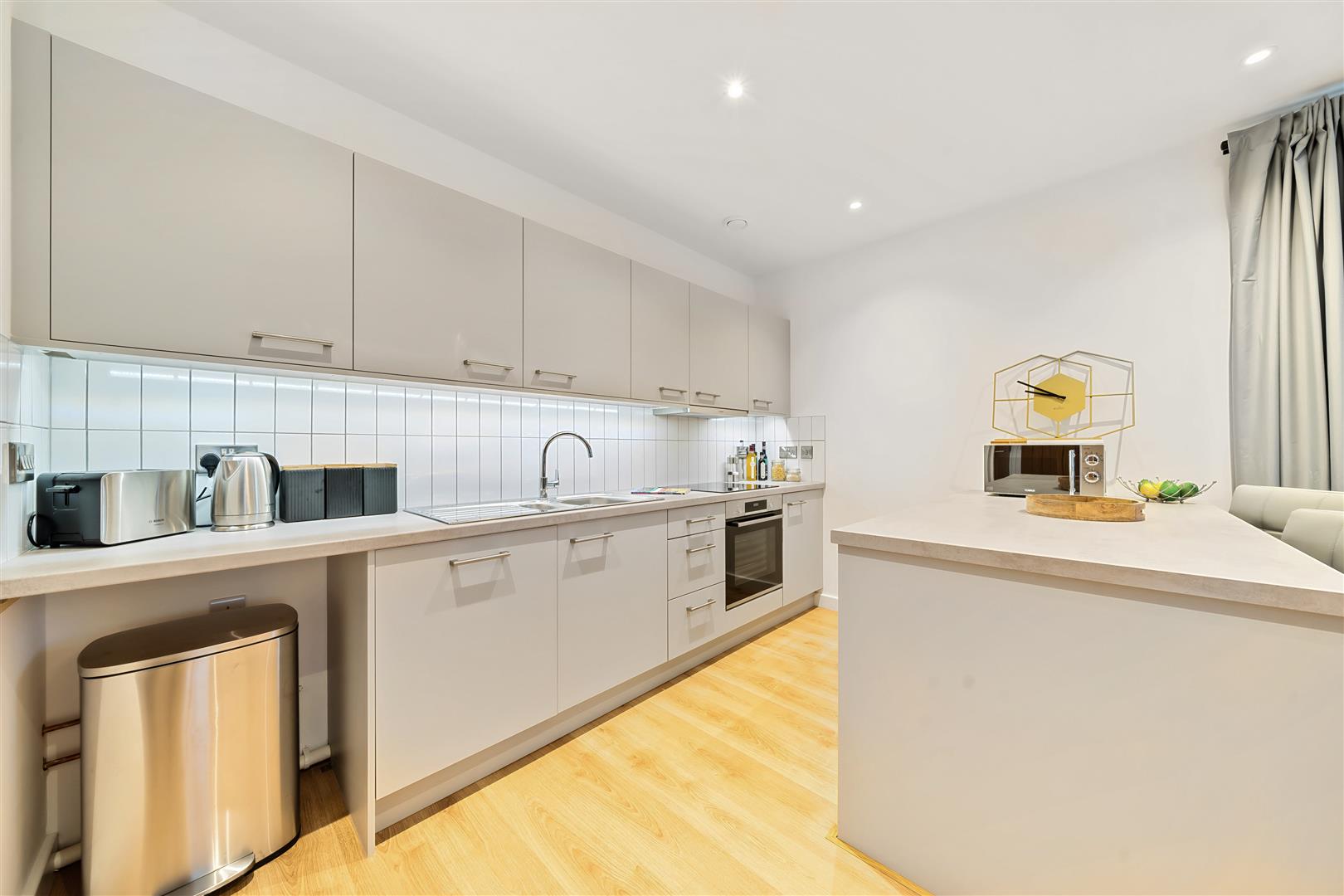 Flat Knowleston Place in Matlock Town