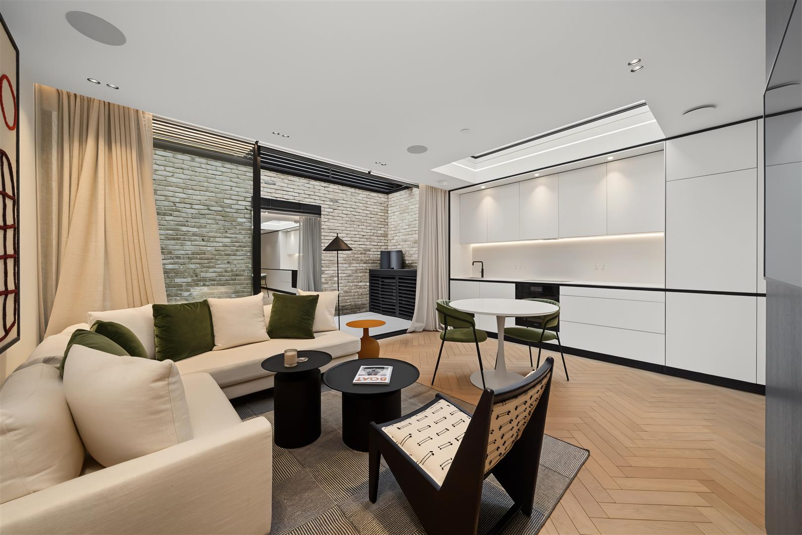 Flat Park Crescent in City of Westminster