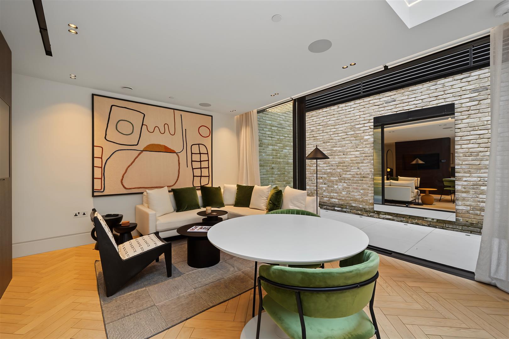 Flat Park Crescent in City of Westminster